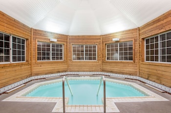 days inn by wyndham marquette