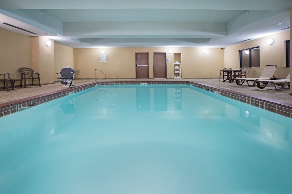 holiday inn express hotel and suites las vegas by ihg