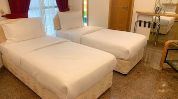 qurum heights hotel by oyo