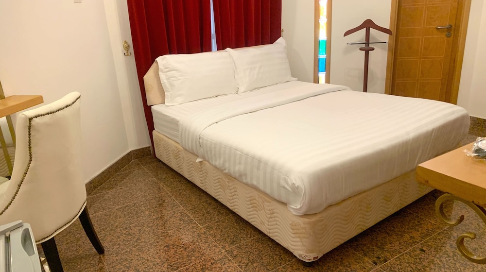 qurum heights hotel by oyo
