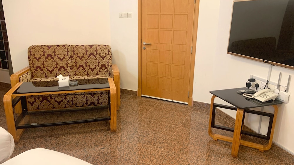 qurum heights hotel by oyo