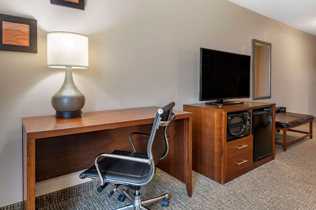 comfort inn and suites
