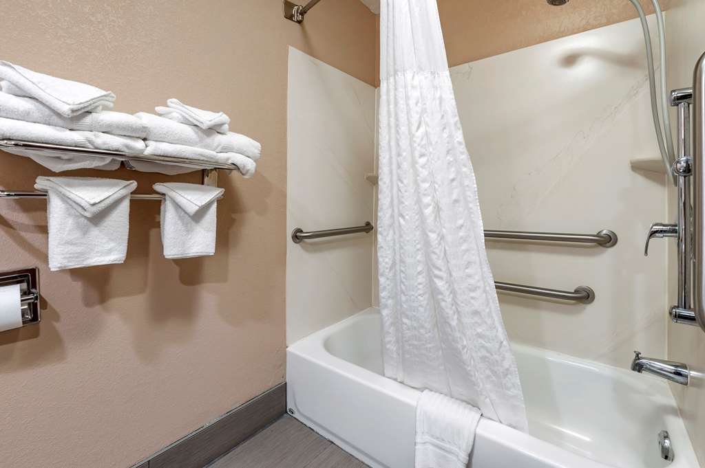 comfort inn and suites