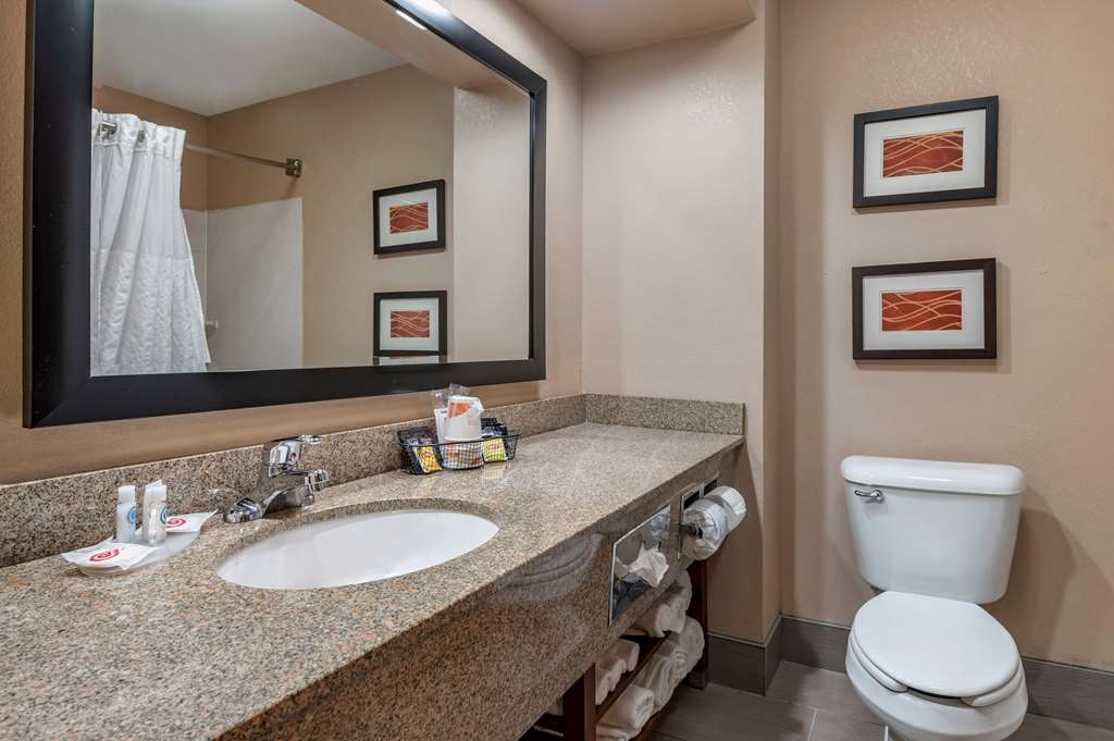 comfort inn and suites