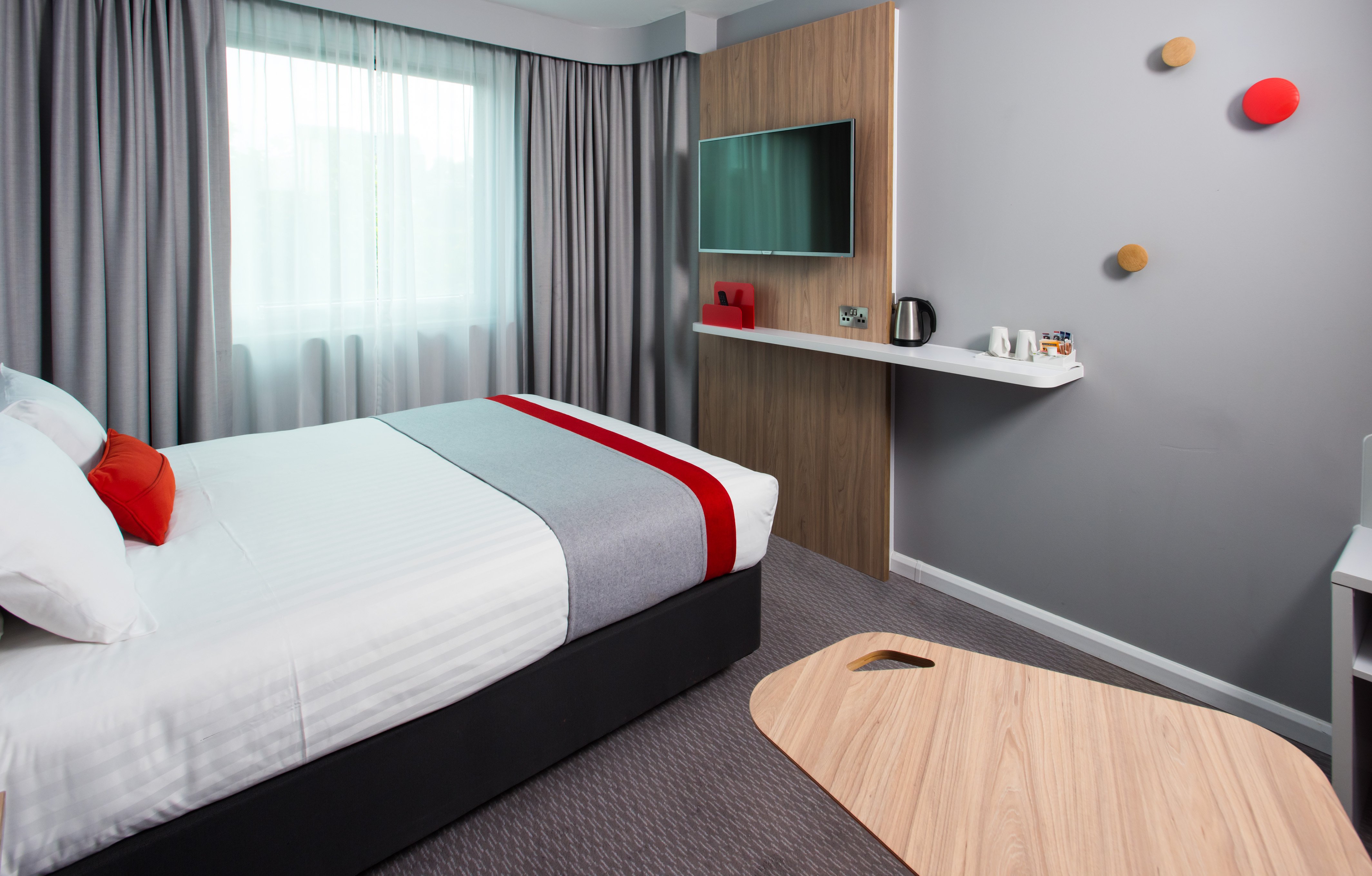 holiday inn express leeds city centre armouries by ihg