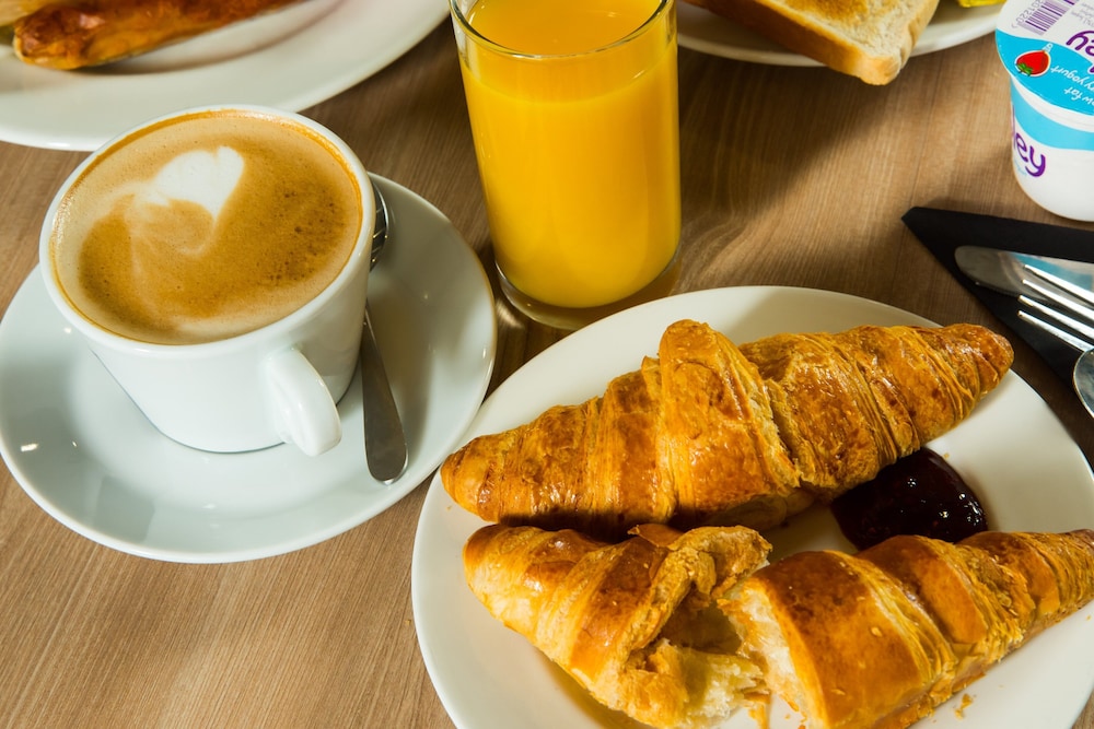 holiday inn express leeds city centre armouries by ihg