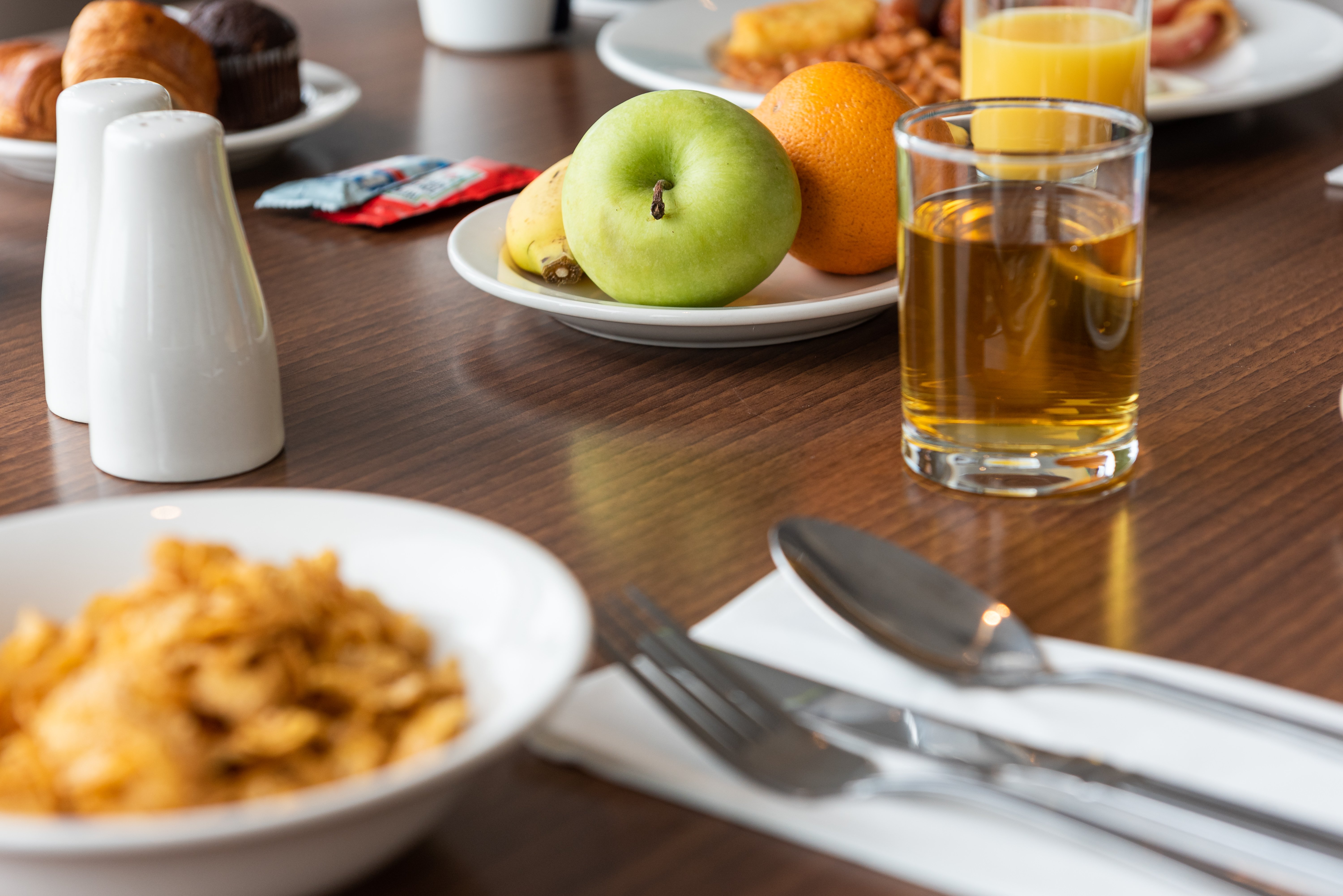 holiday inn express leeds city centre armouries by ihg