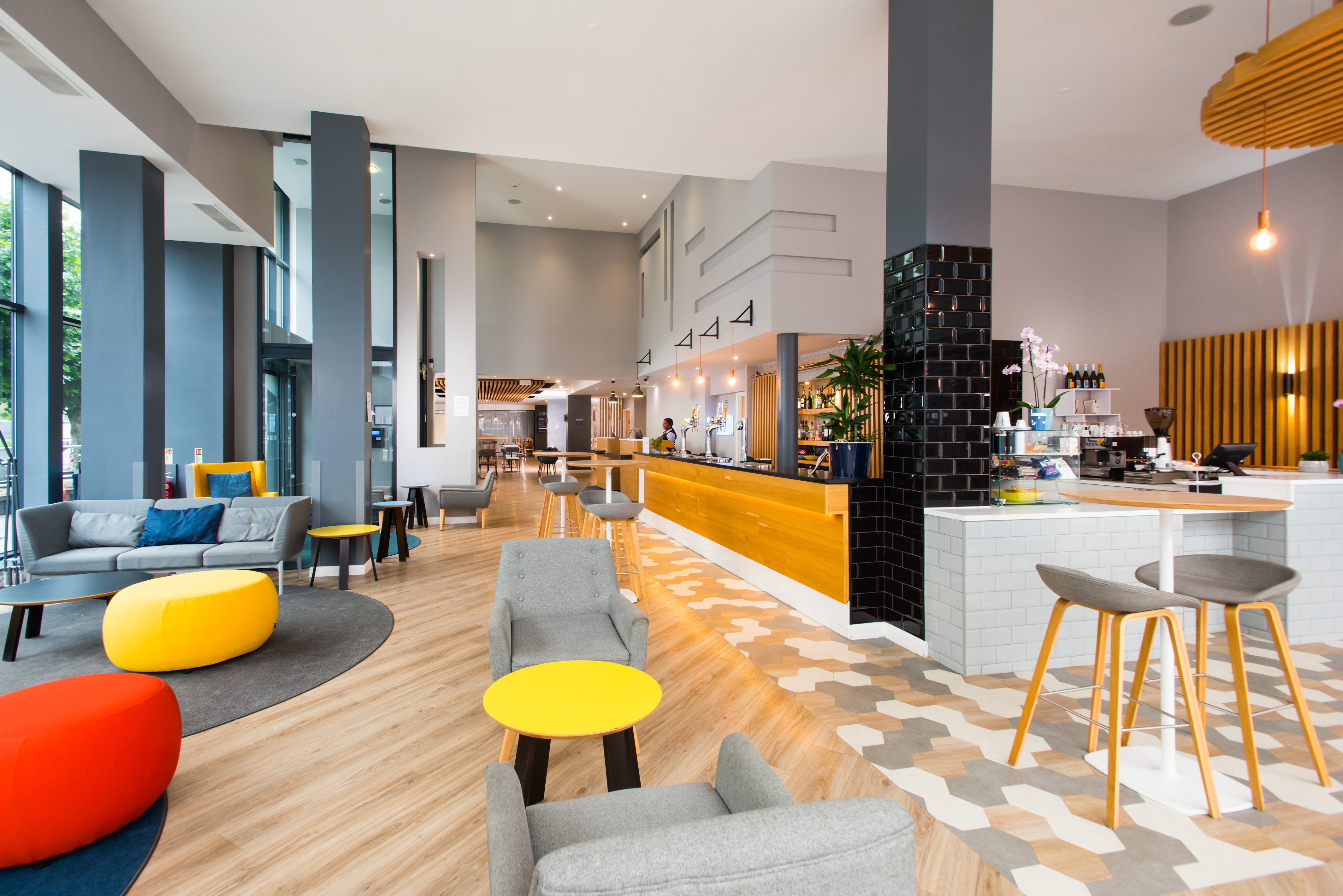 holiday inn express leeds city centre armouries by ihg