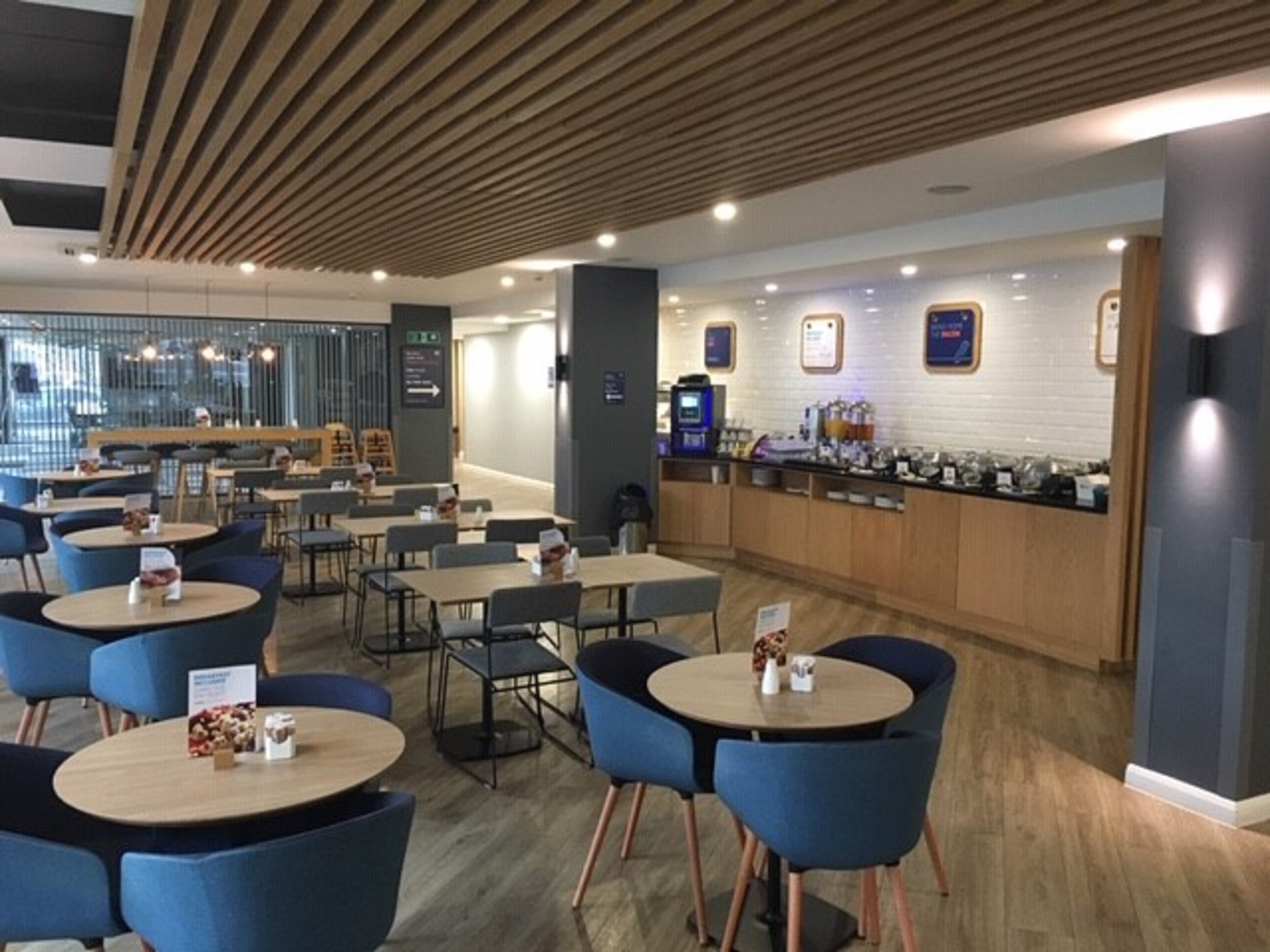 holiday inn express leeds city centre armouries by ihg