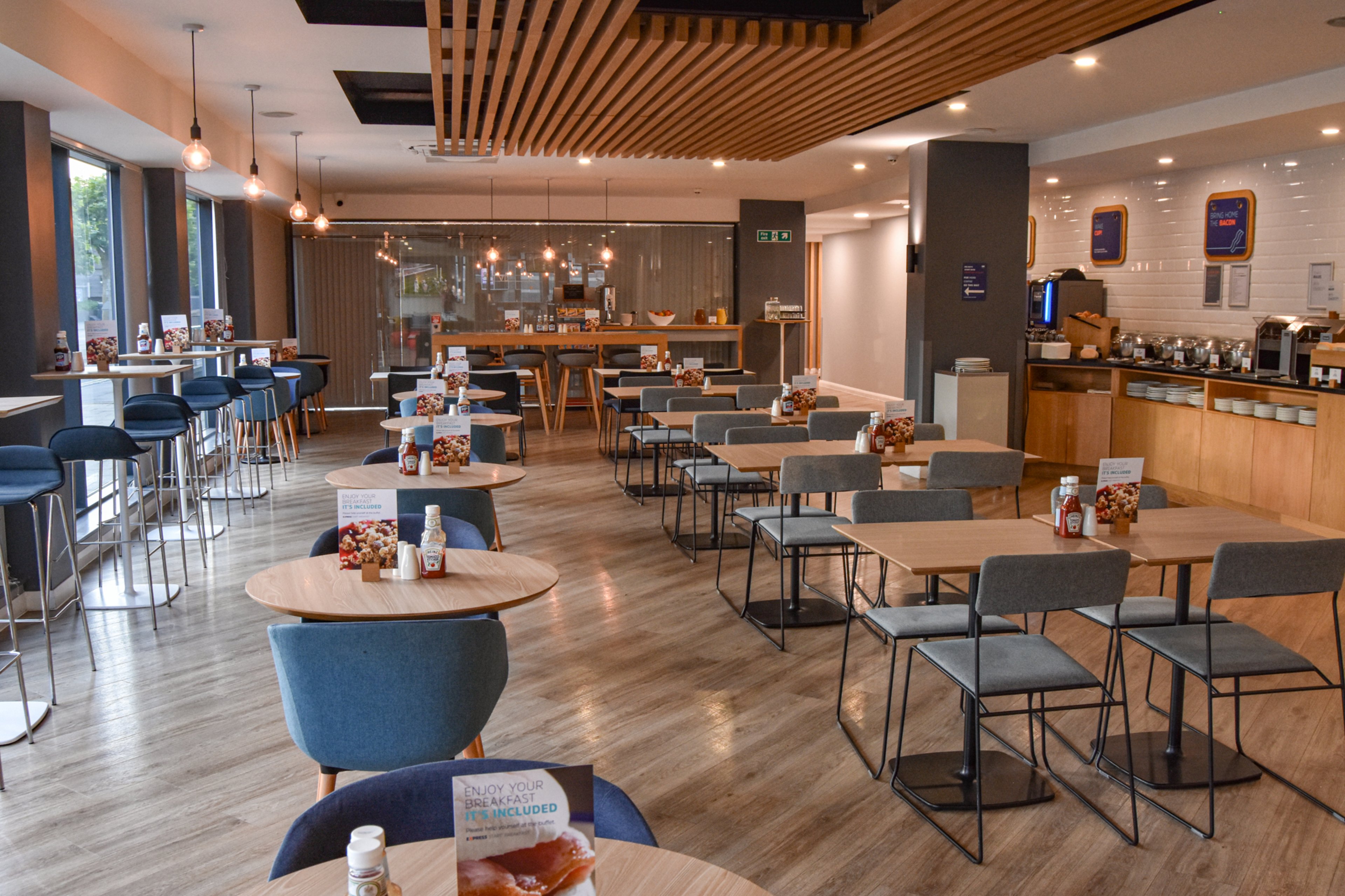 holiday inn express leeds city centre armouries by ihg