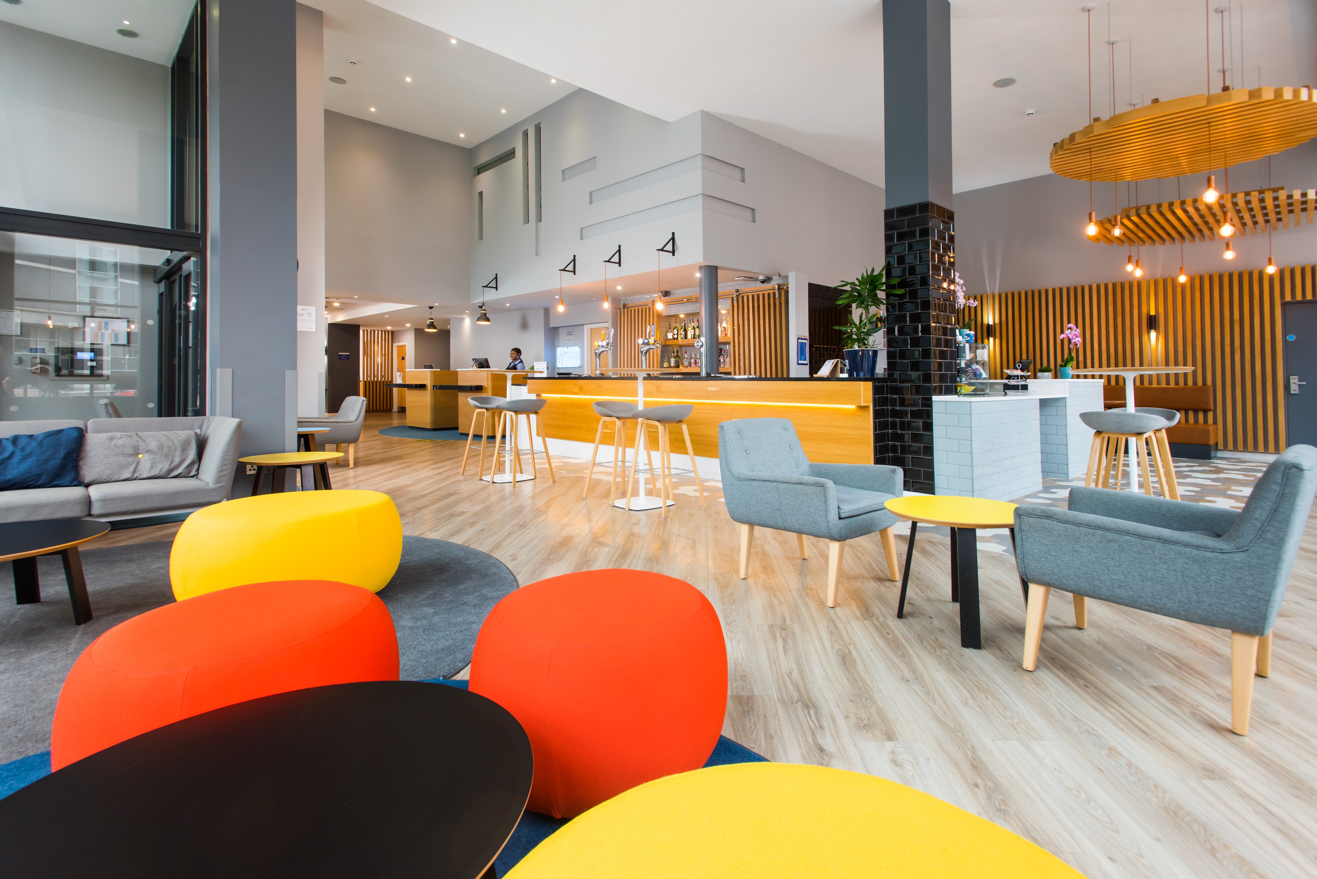 holiday inn express leeds city centre armouries by ihg