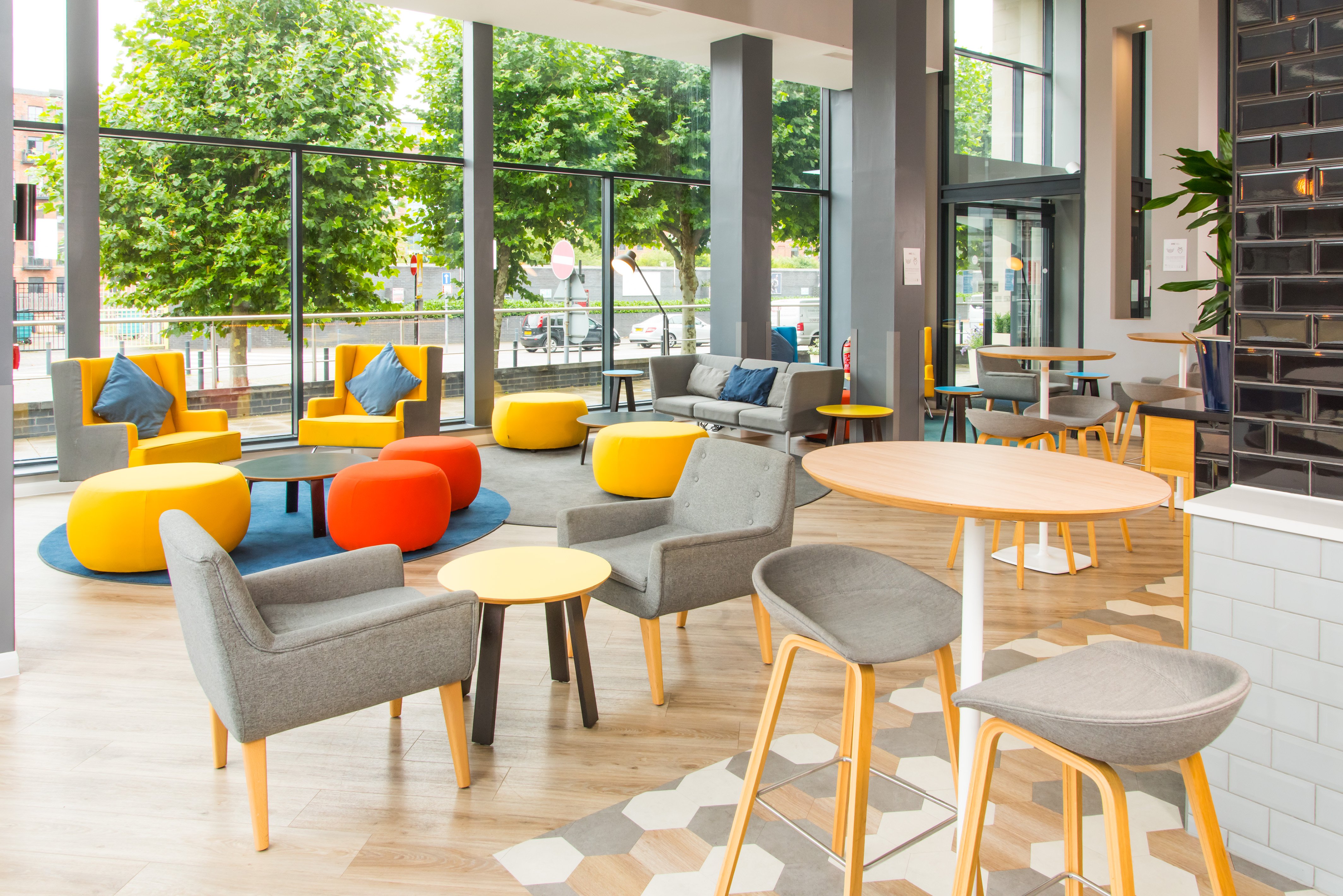 holiday inn express leeds city centre armouries by ihg