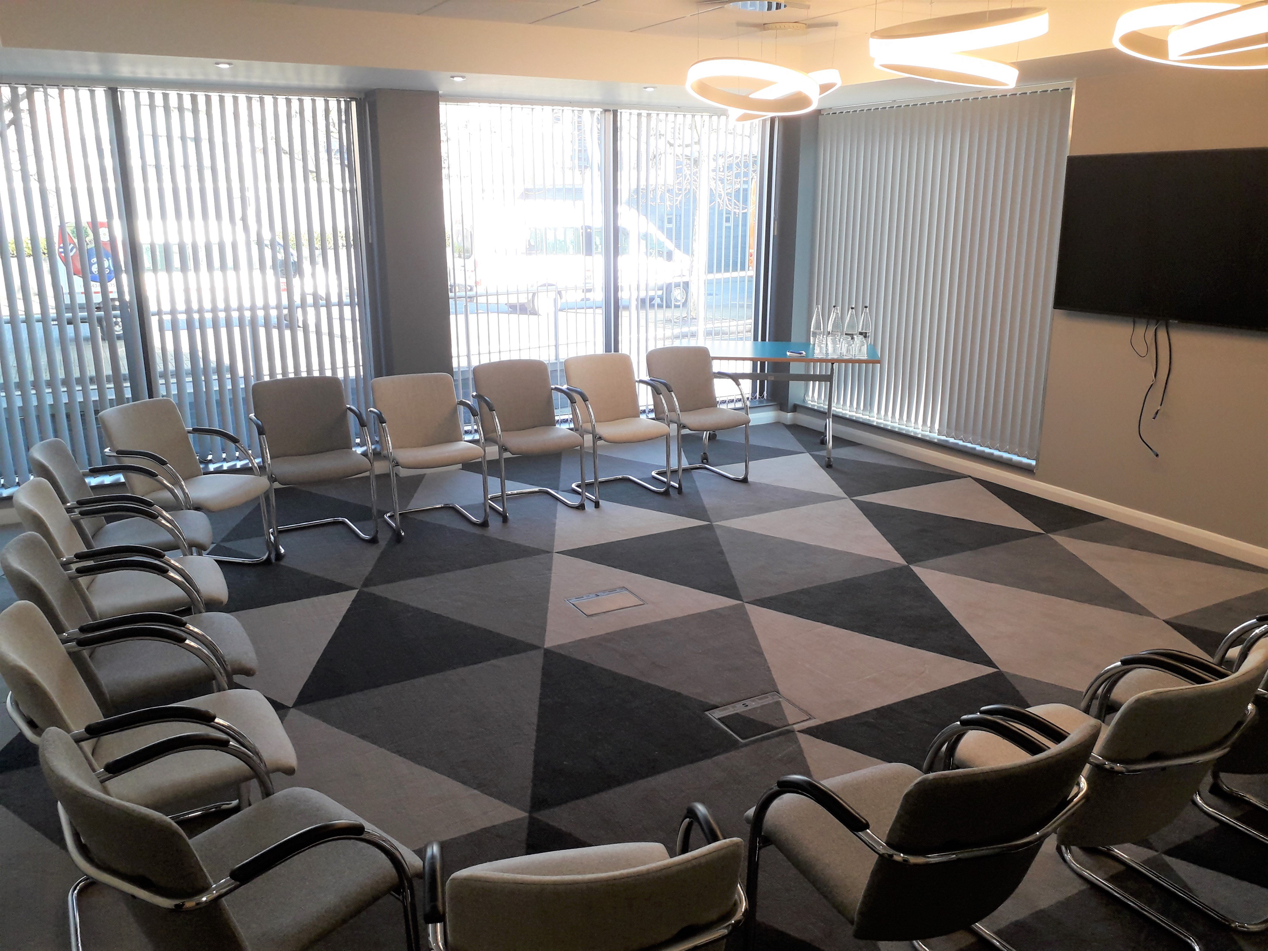 holiday inn express leeds city centre armouries by ihg