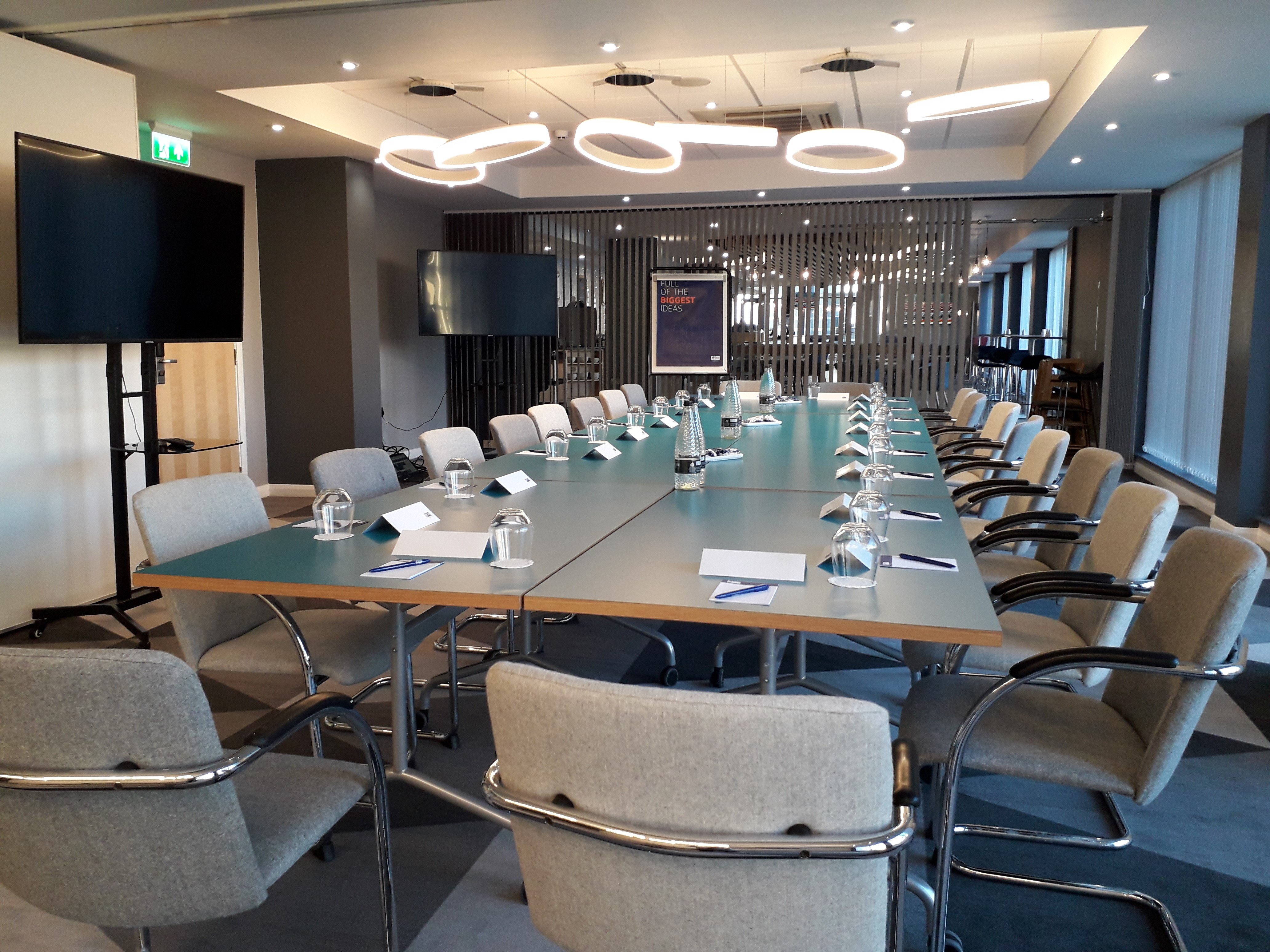 holiday inn express leeds city centre armouries by ihg