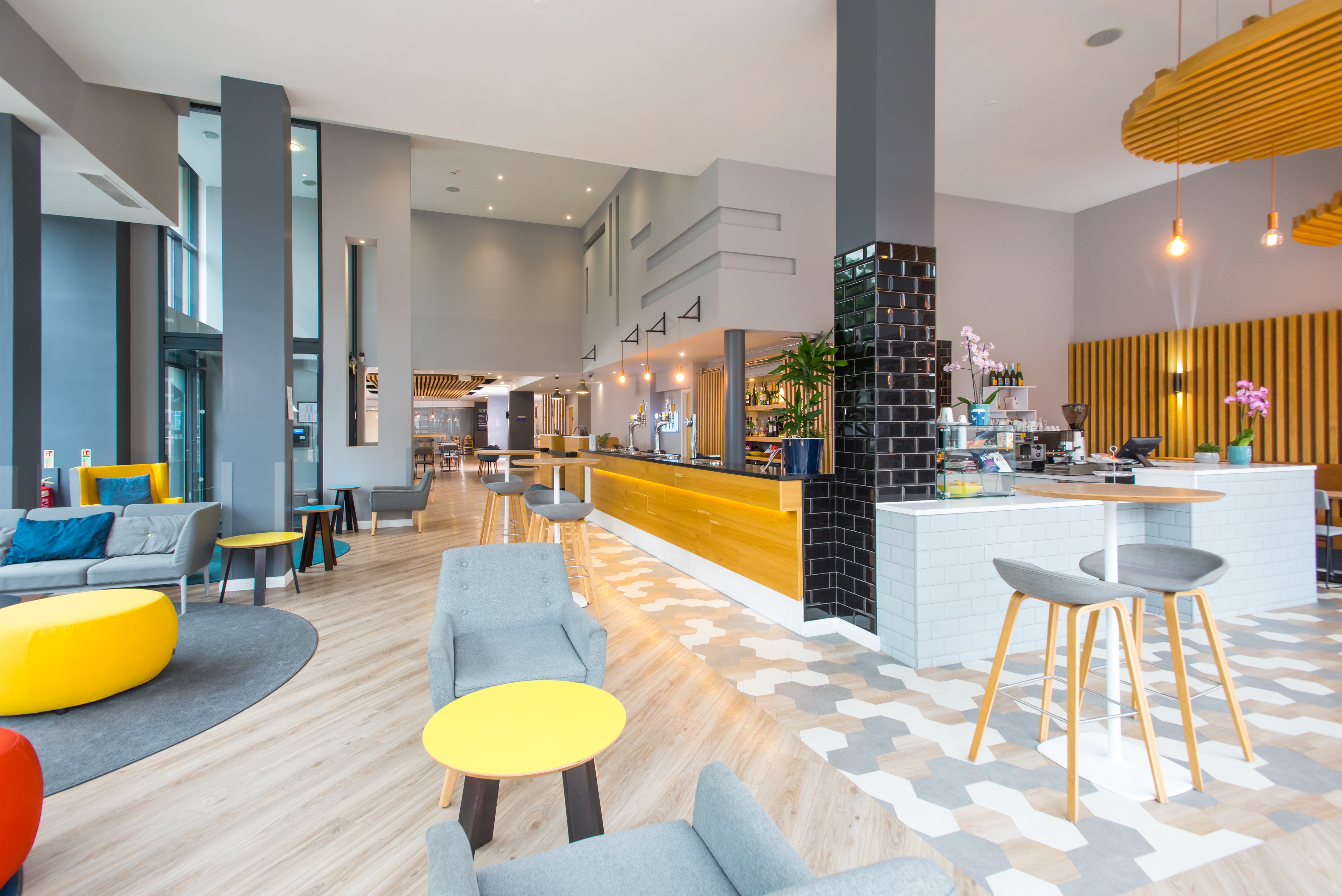 holiday inn express leeds city centre armouries by ihg
