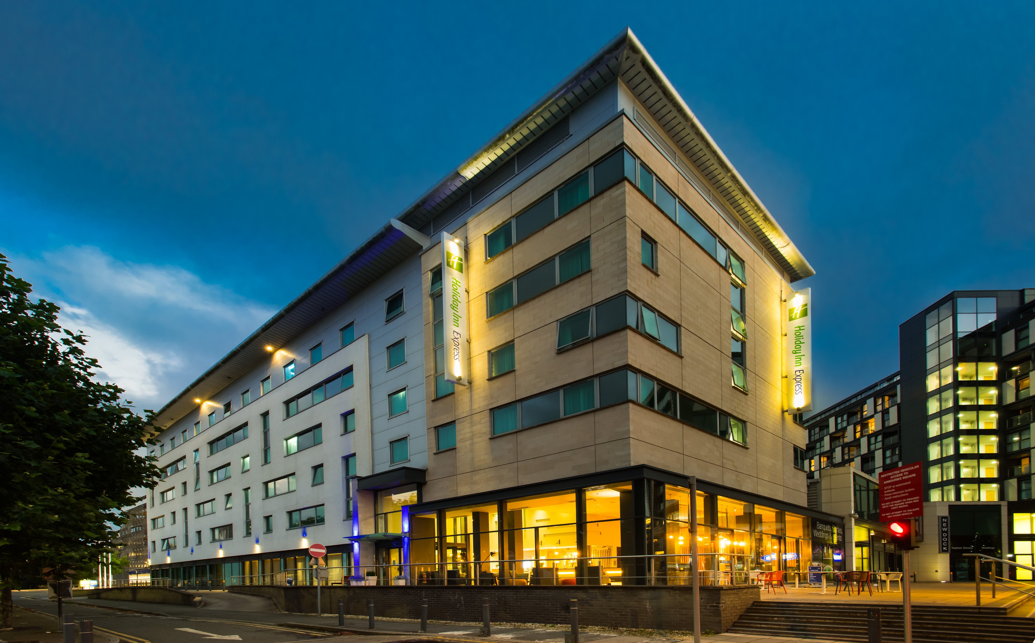 holiday inn express leeds city centre armouries by ihg