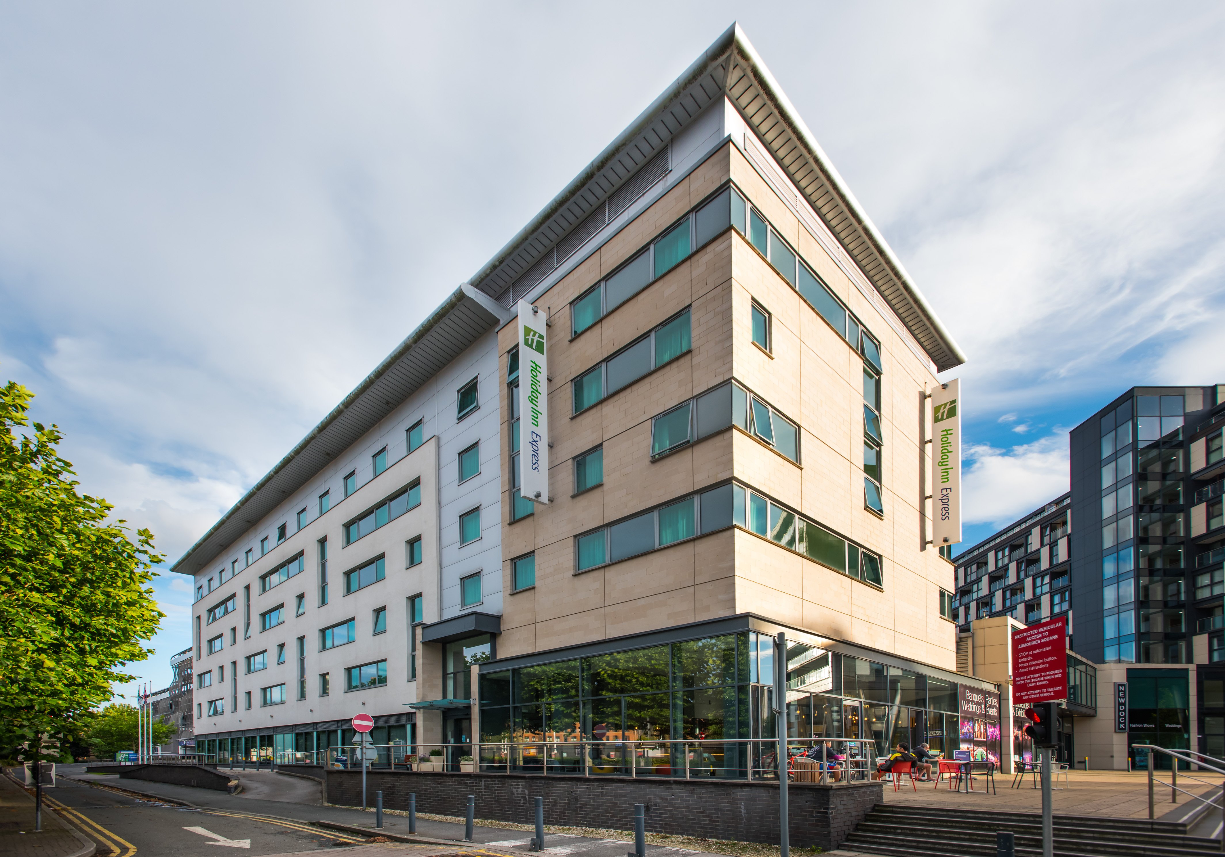 holiday inn express leeds city centre armouries by ihg
