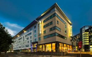 holiday inn express leeds city centre armouries by ihg