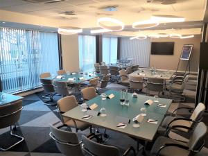 holiday inn express leeds city centre armouries by ihg