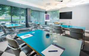 holiday inn express leeds city centre armouries by ihg