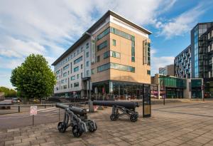 holiday inn express leeds city centre armouries by ihg