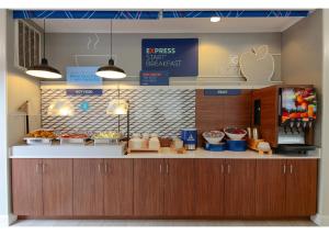 holiday inn express leland wilmington area by ihg