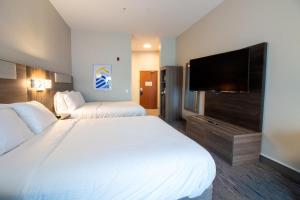 Holiday Inn Express Leland - Wilmington Area By Ihg,Leland>>Brunswick,3 star