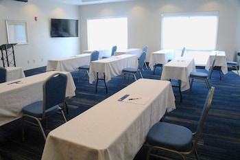 holiday inn express leland wilmington area by ihg