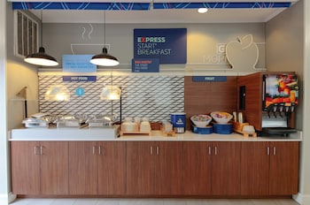 holiday inn express leland wilmington area by ihg