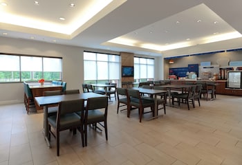 holiday inn express leland wilmington area by ihg