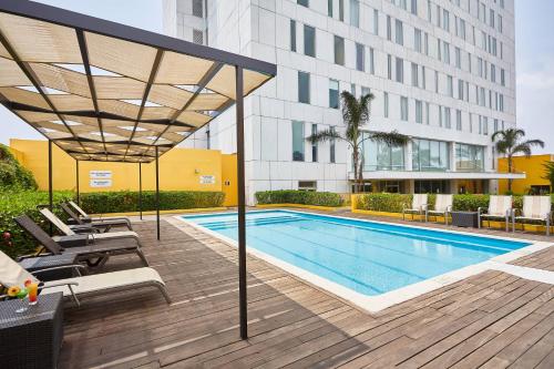 courtyard by marriott leon at the poliforum