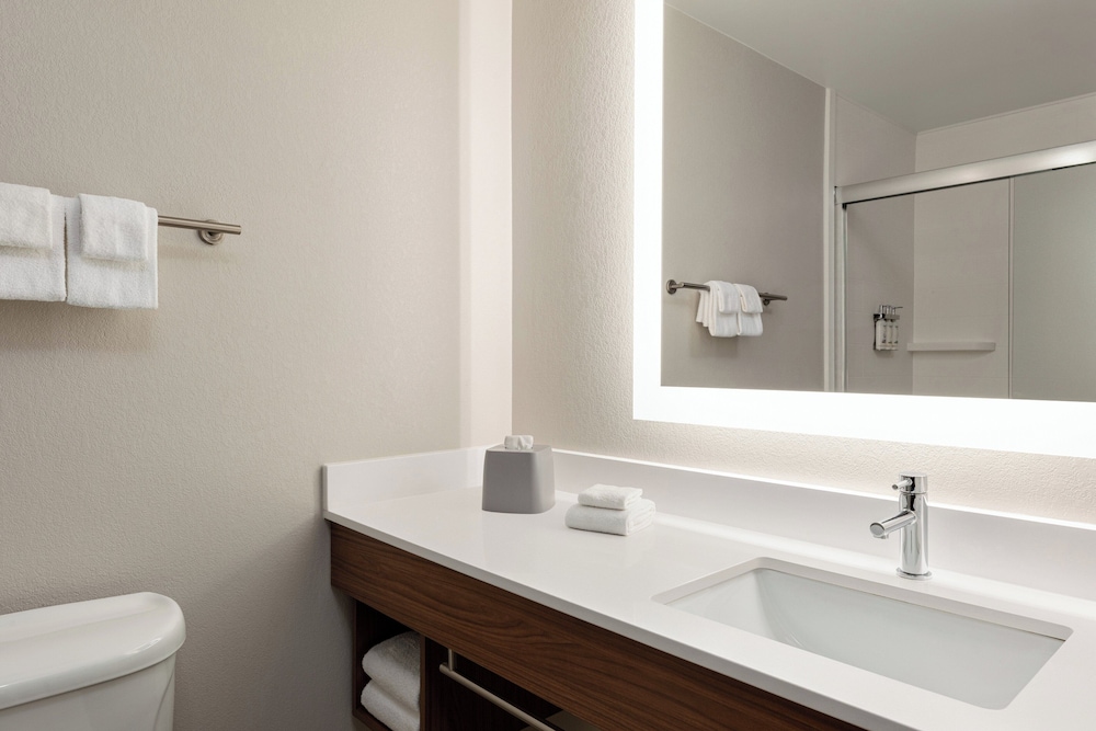 holiday inn express and suites lexington nw the vineyard by ihg