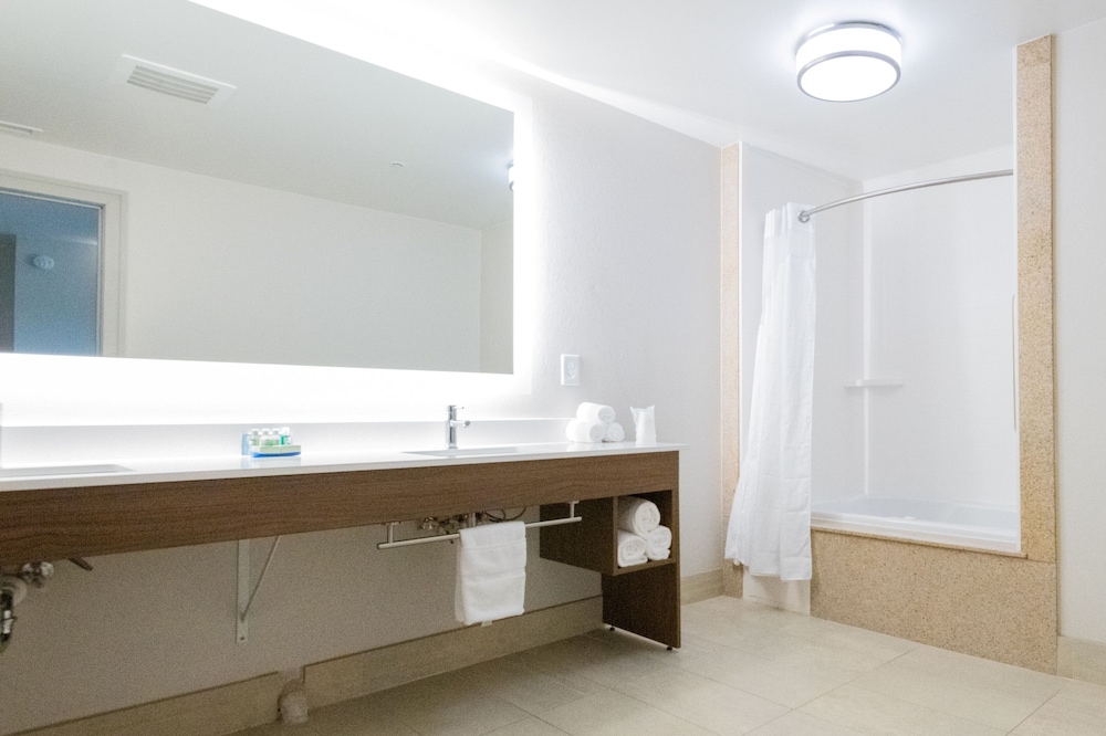 holiday inn express and suites lexington nw the vineyard by ihg