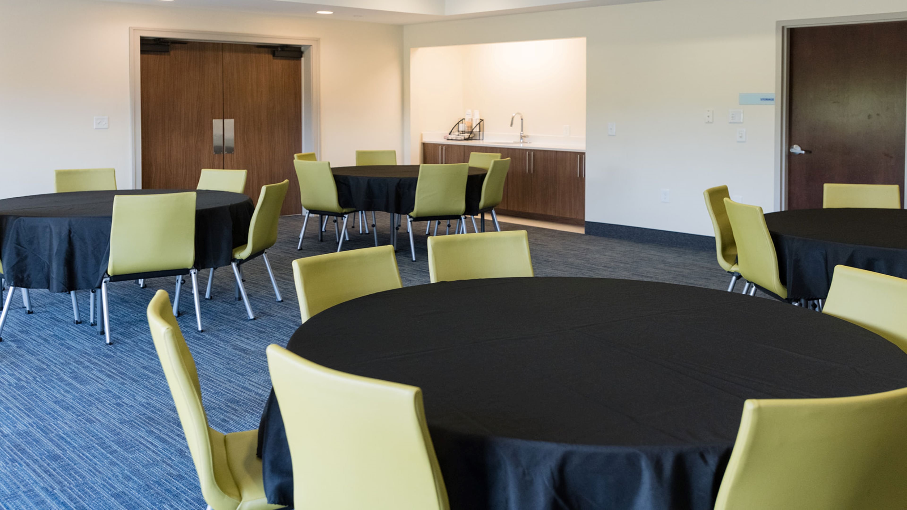 holiday inn express and suites lexington nw the vineyard by ihg