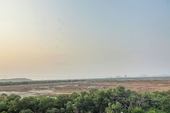 hsquare hotel andheri west