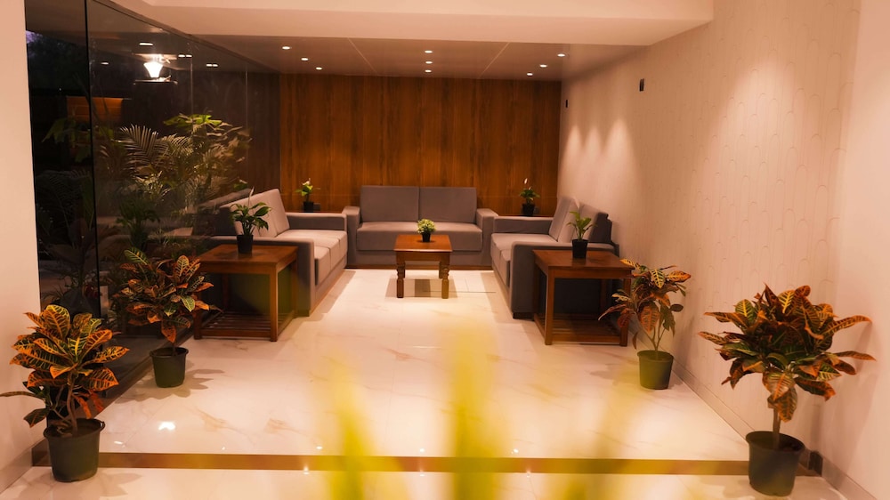 hsquare hotel andheri west