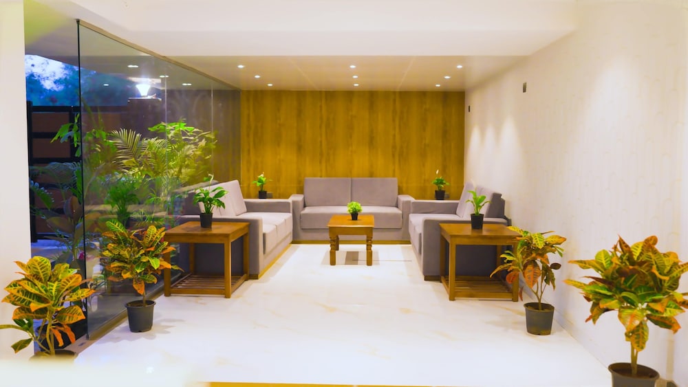 hsquare hotel andheri west