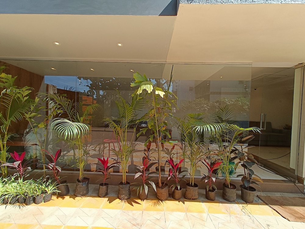 hsquare hotel andheri west