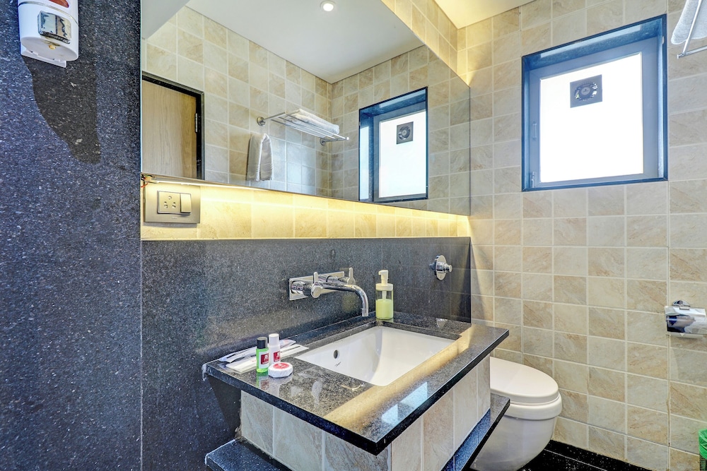 hsquare hotel andheri west