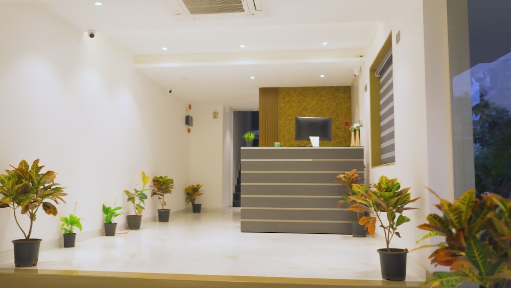 hsquare hotel andheri west