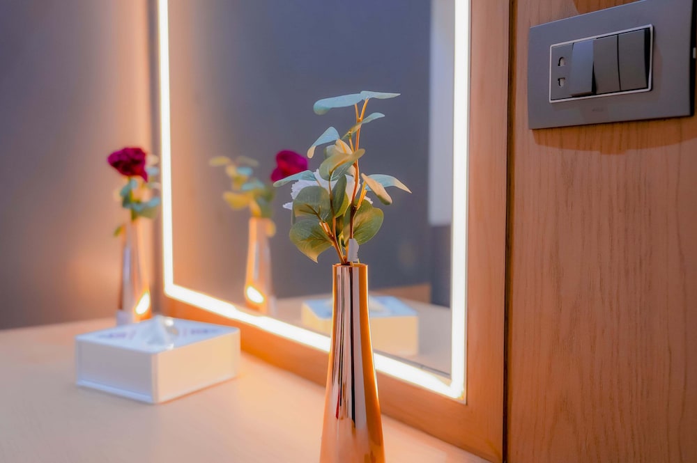 hsquare hotel andheri west