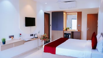 hsquare hotel andheri west