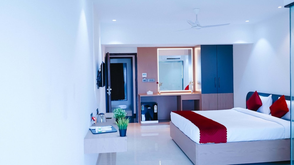 hsquare hotel andheri west