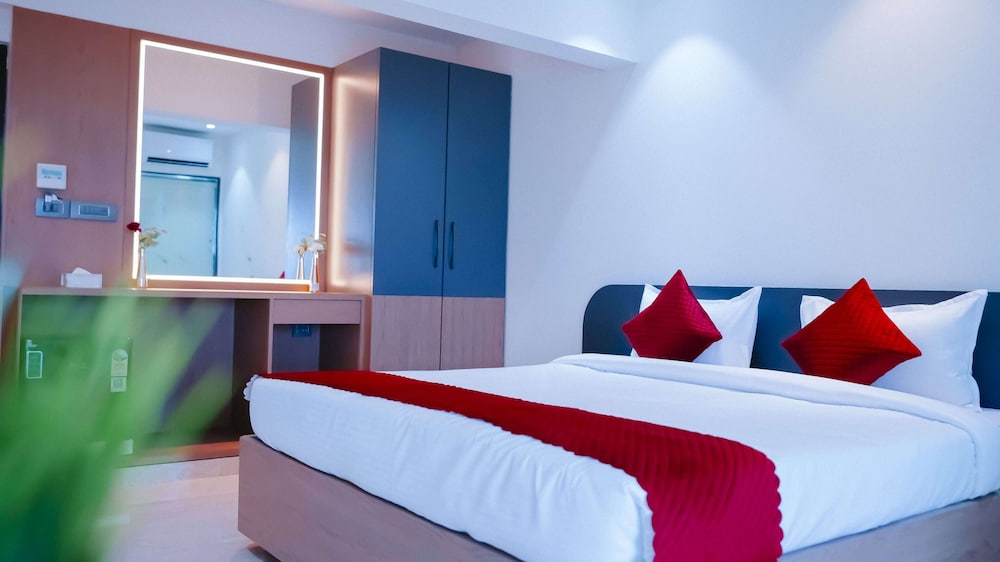 hsquare hotel andheri west