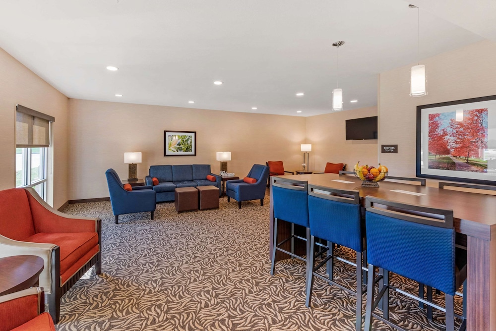 comfort inn and suites near route 66