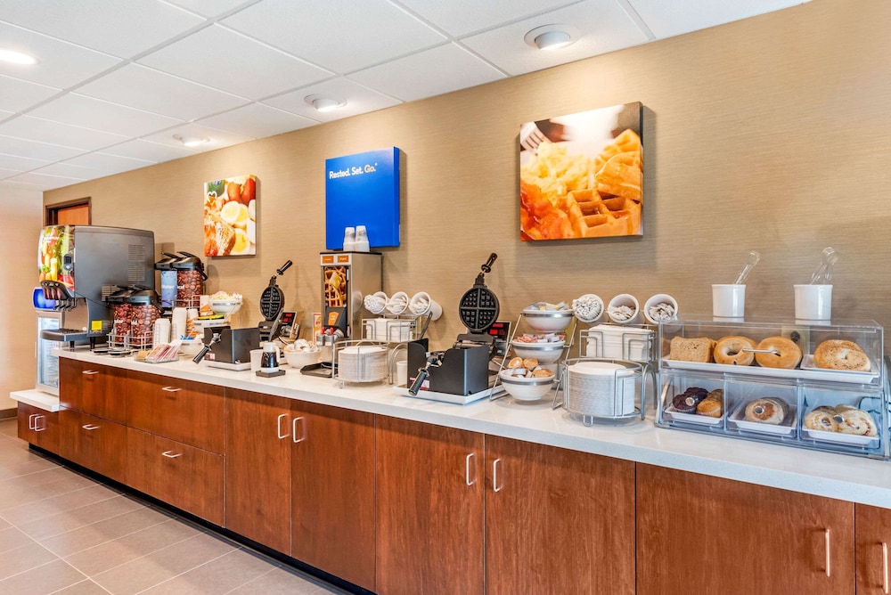 comfort inn and suites near route 66