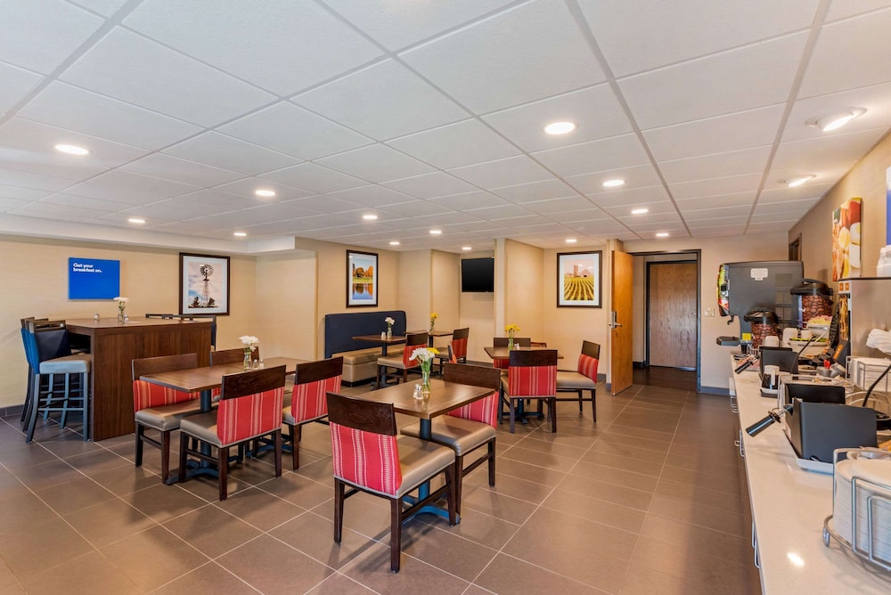 comfort inn and suites near route 66