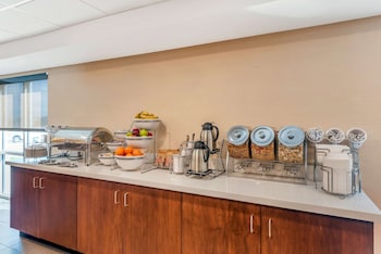 comfort inn and suites near route 66