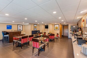 comfort inn and suites near route 66
