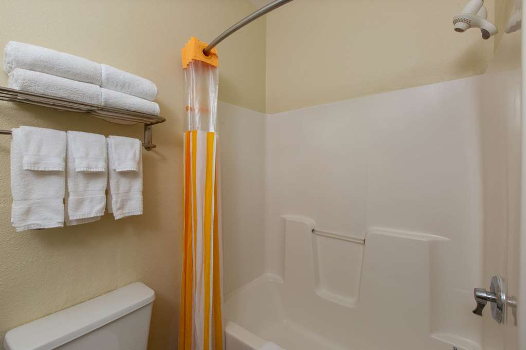 la quinta inn by wyndham lincoln